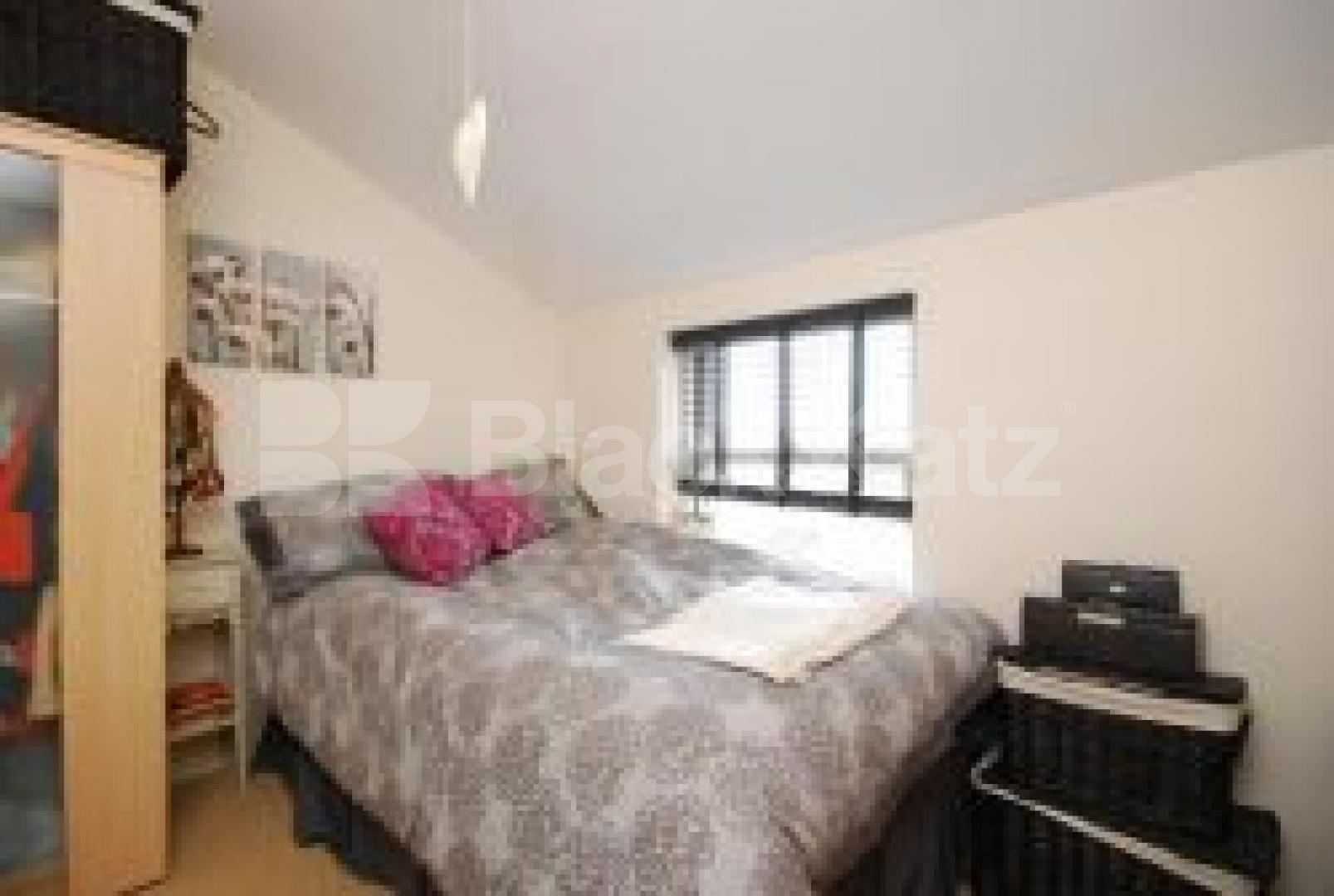 			3 Bedroom, 1 bath, 1 reception Flat			 Ferme Park Road, CROUCH END